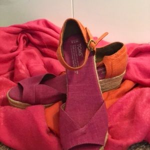 Great pair of Tom’s for your Spring wardrobe!